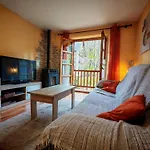 Calideza Inigualable- Rustico, Eficiente Y Con Jardin - Isard 1