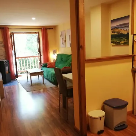 Apartment Con Jardin Isard 1 *