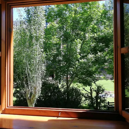 Apartment Con Jardin Isard 1 *