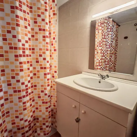 Calideza Inigualable- Rustico, Eficiente Y Con Jardin - Isard 1 *